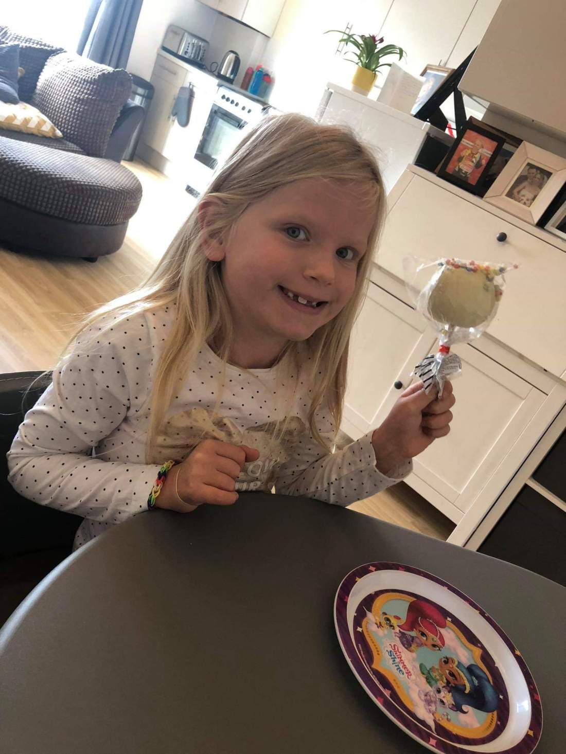 76AACBB6-C1F5-4B17-A6E5-54F679478C8B